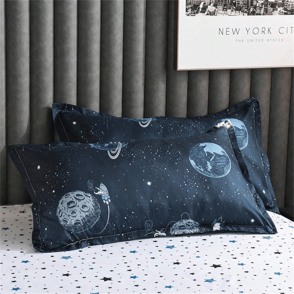 KIT COLCHA ULTRADELGADA + JUEGO DE SABANA ASTRONAUTAS
