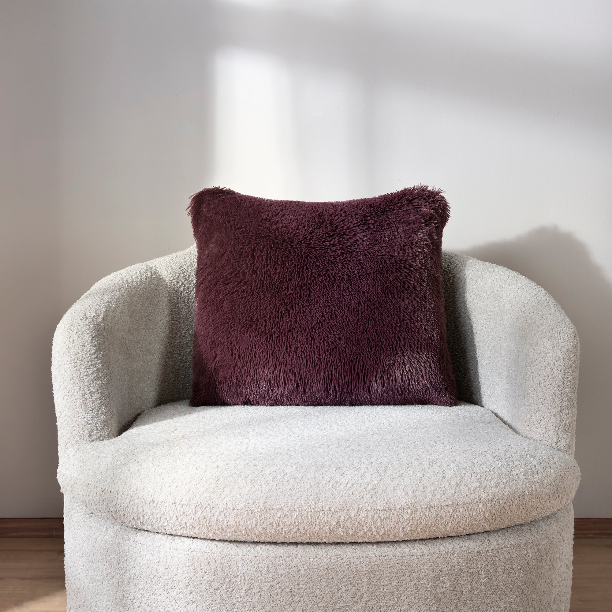 COJÍN EVEREST BURGUNDY